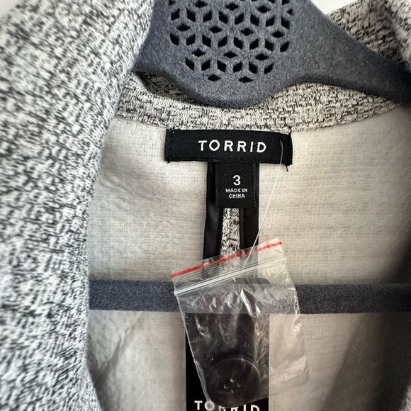 NWT Torrid plus size long line grey white blazer size 3 - Picture 5 of 8